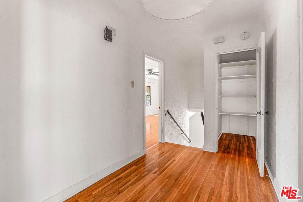 1838 S Victoria Avenue - Photo 26