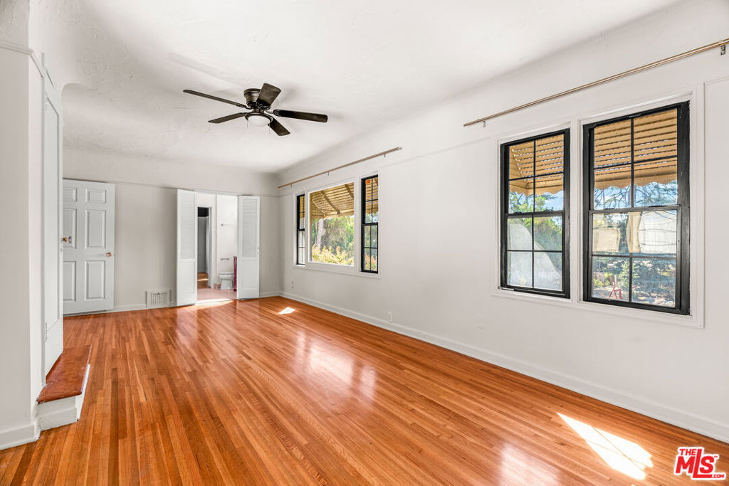 1838 S Victoria Avenue - Photo 29