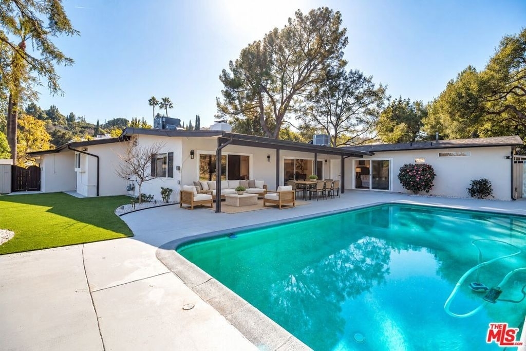 16047 Meadowcrest Road - Photo 9