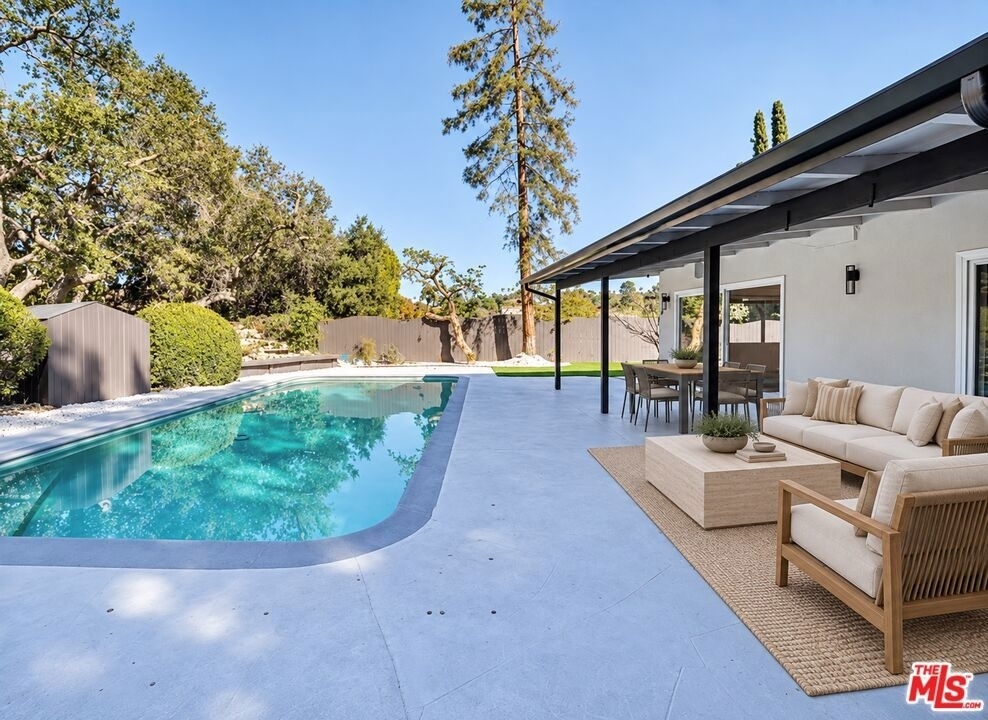 16047 Meadowcrest Road - Photo 4