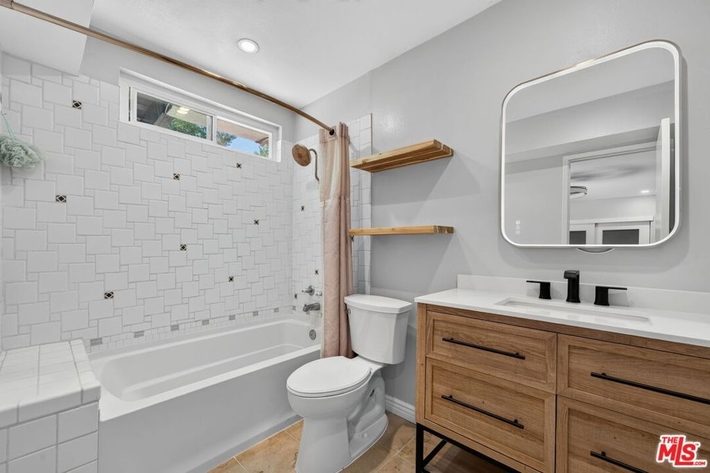 2418 Graham Avenue - Photo 18