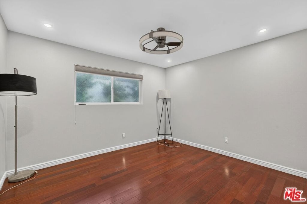 2418 Graham Avenue - Photo 20