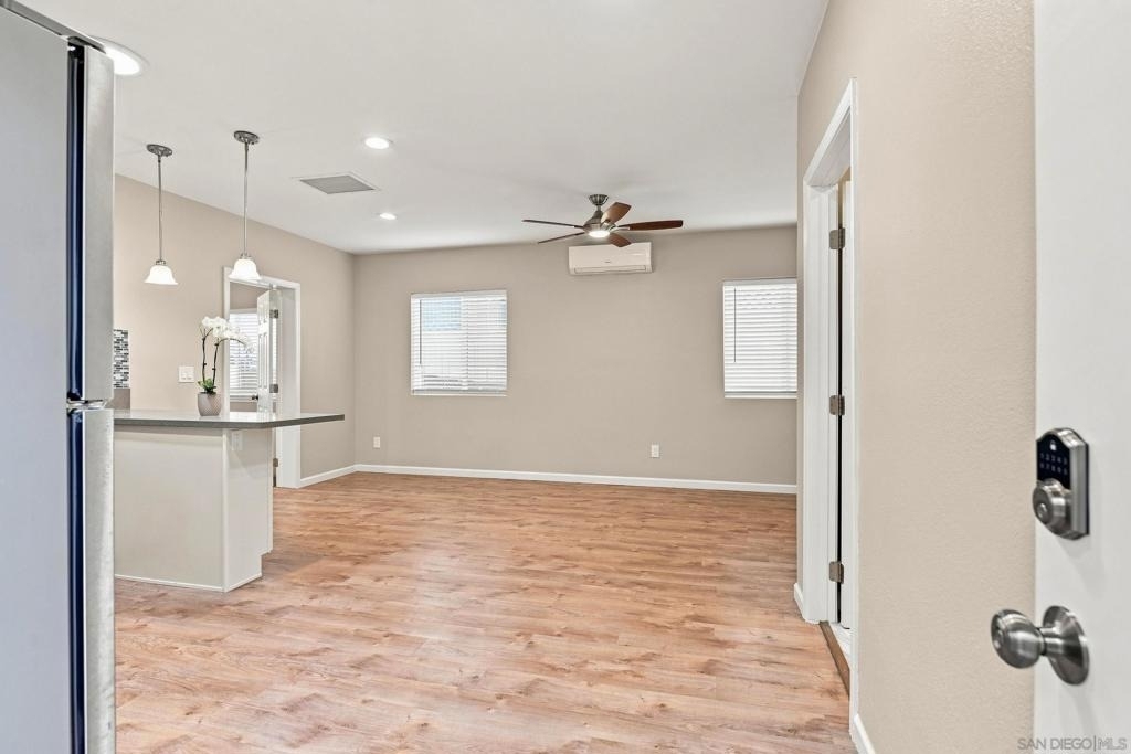 1429 Hermes Ave - Photo 0