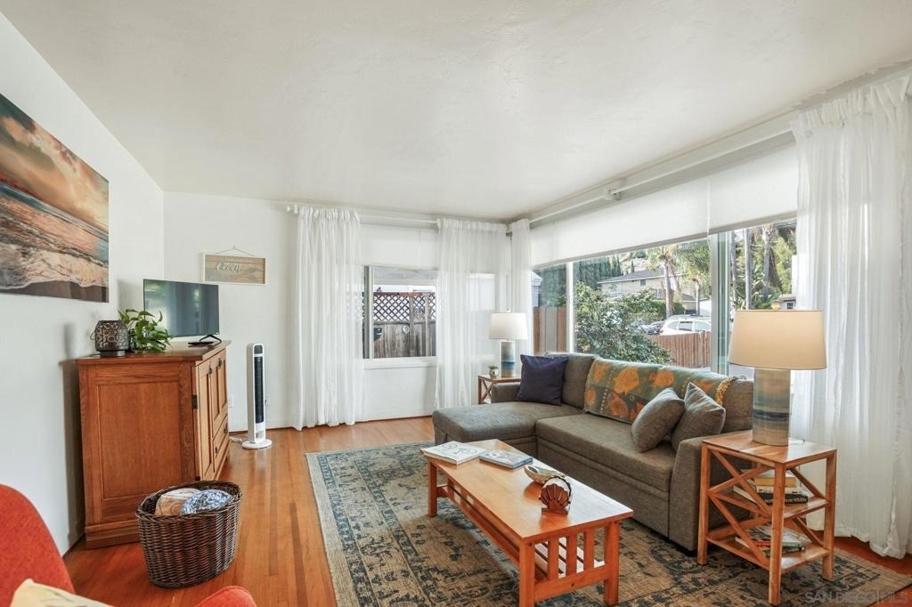 4859 Gardena Ave - Photo 13
