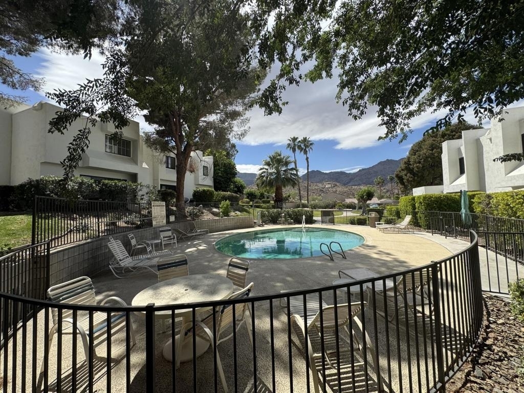48728 Desert Flower Drive - Photo 32