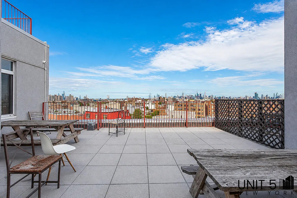 184 Noll Street - Photo 0