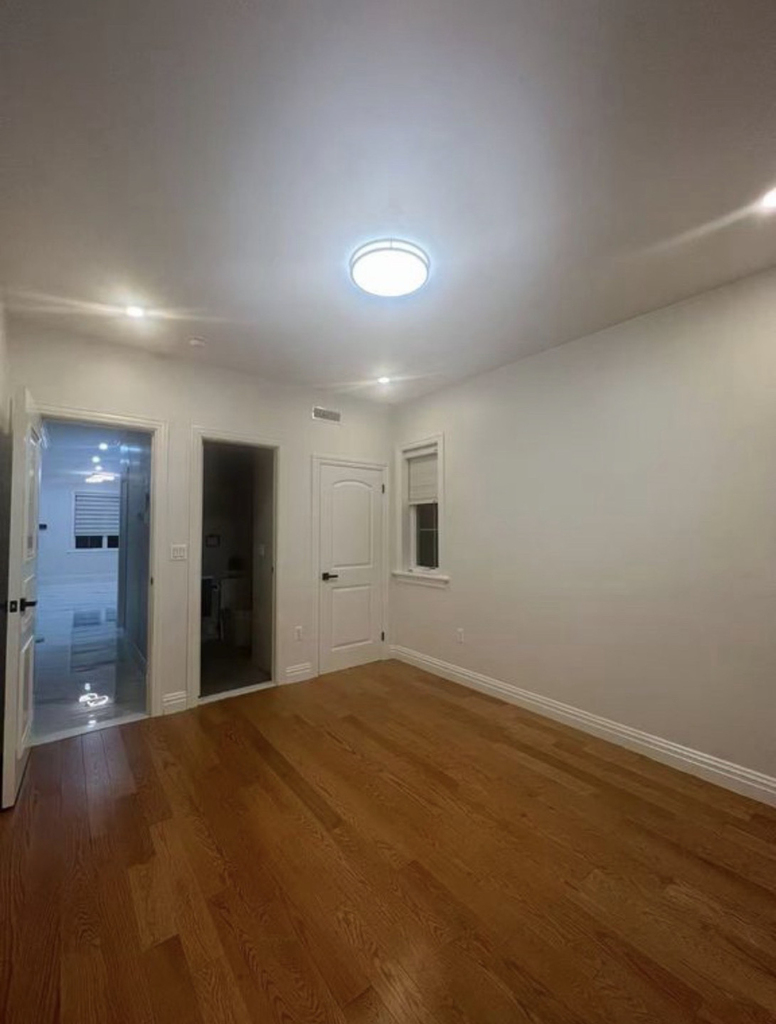 162nd Street - Photo 6