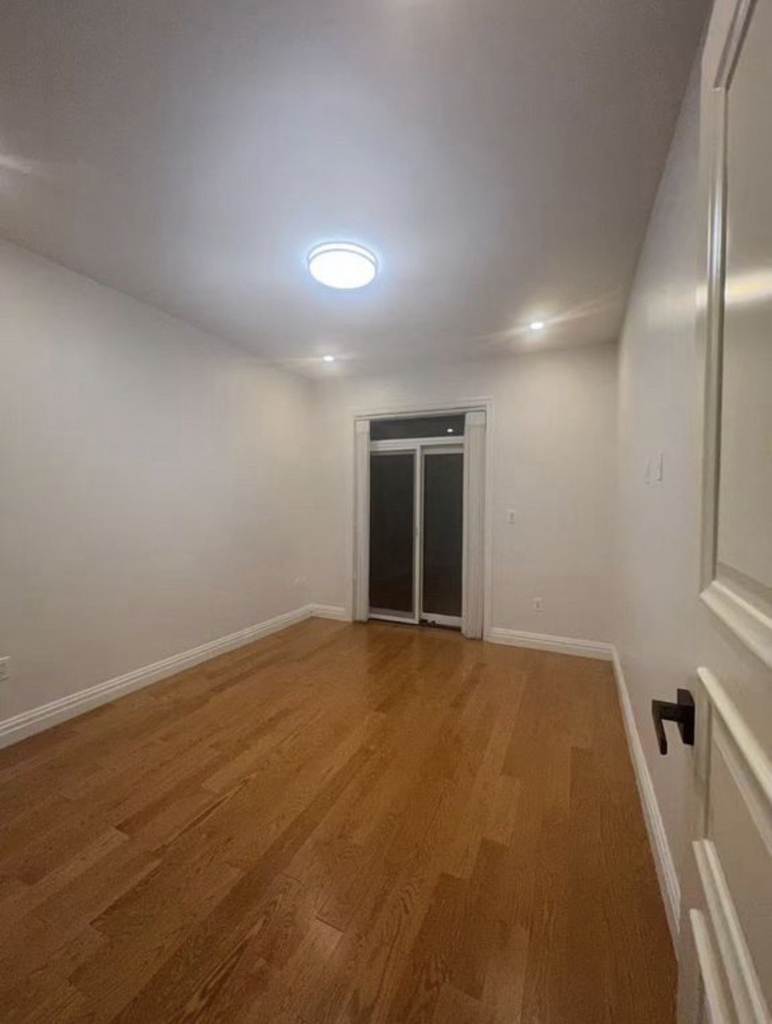 162nd Street - Photo 3