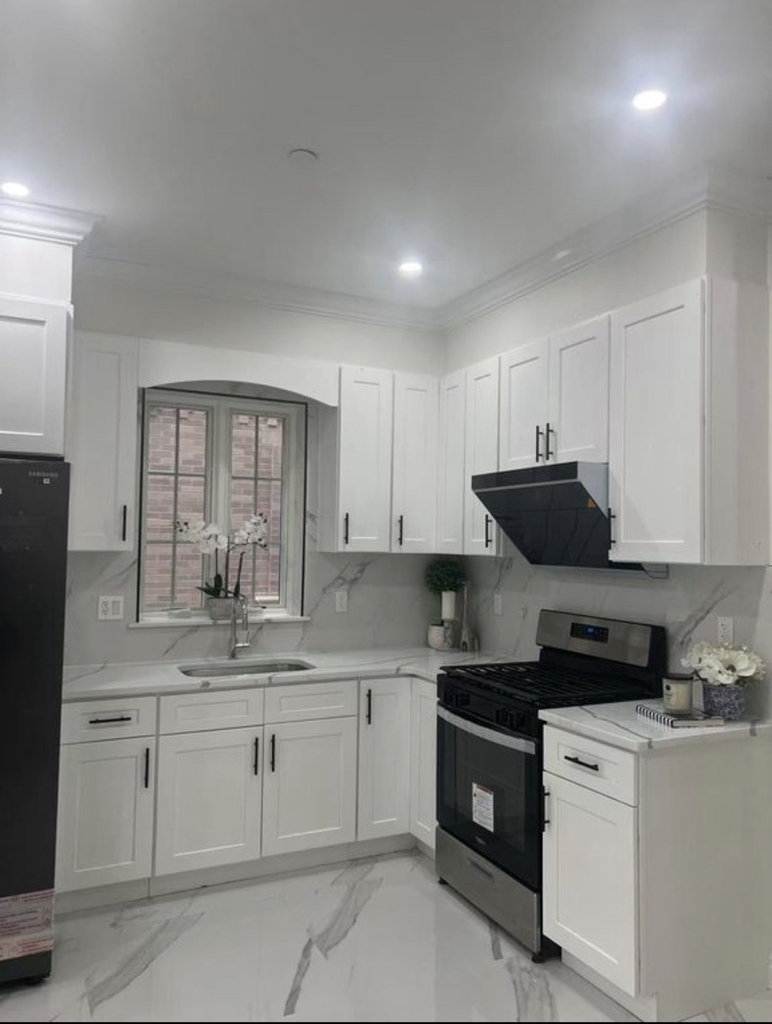 162nd Street - Photo 2