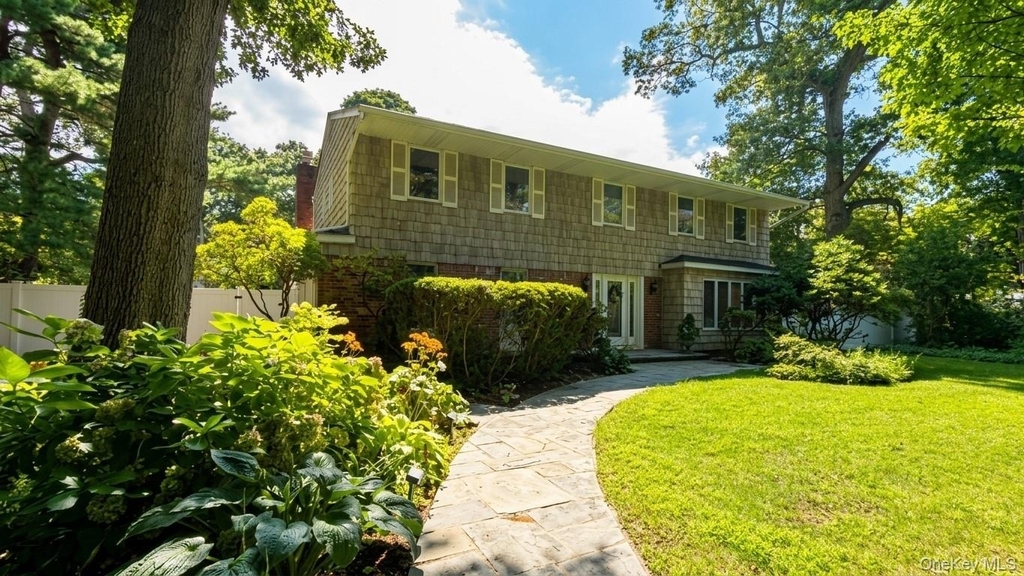 8 Tree Hollow Lane - Photo 0