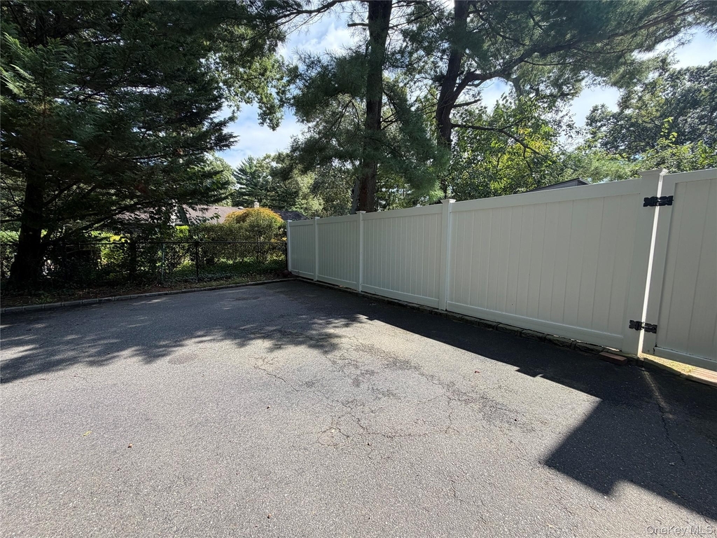8 Tree Hollow Lane - Photo 14