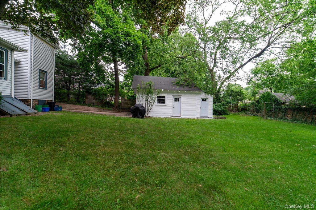 148 Franklin Avenue - Photo 5