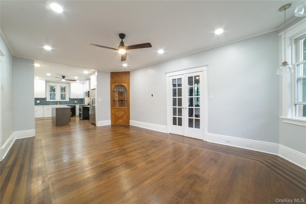 148 Franklin Avenue - Photo 2