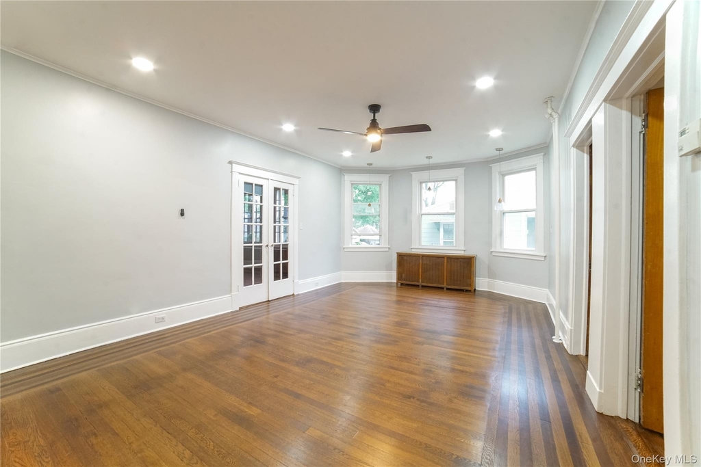148 Franklin Avenue - Photo 1