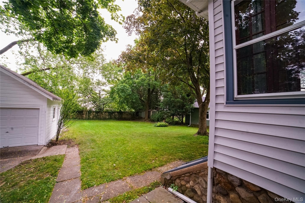 148 Franklin Avenue - Photo 6