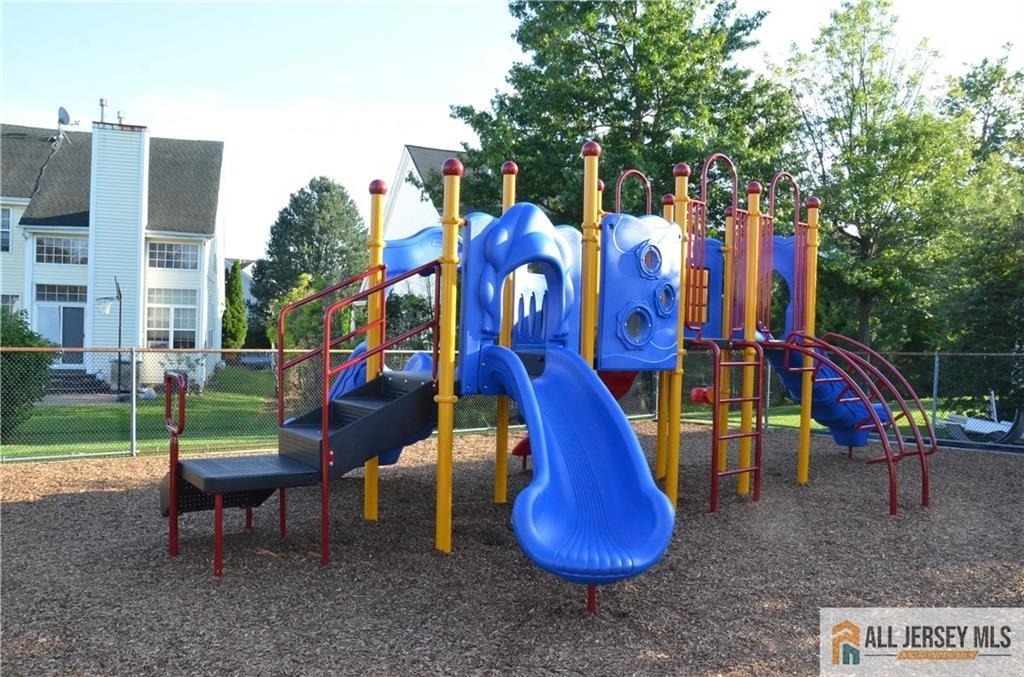 83 Nathan Boulevard - Photo 23