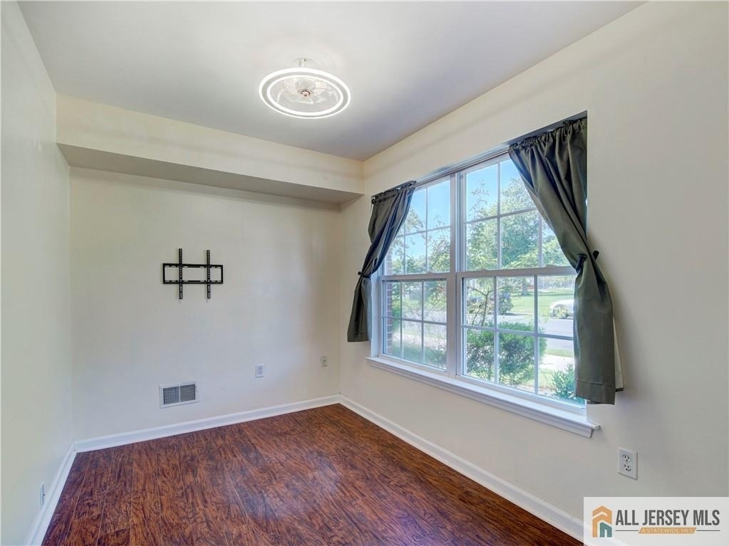 83 Nathan Boulevard - Photo 1