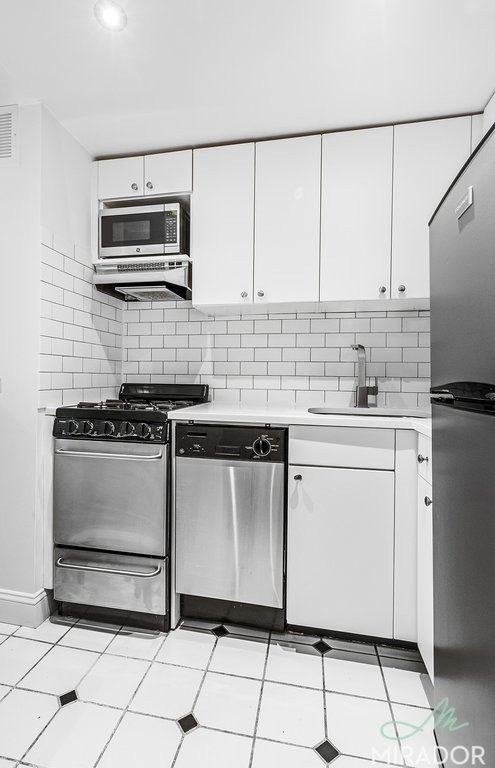 27 W 16th Street - Photo 10