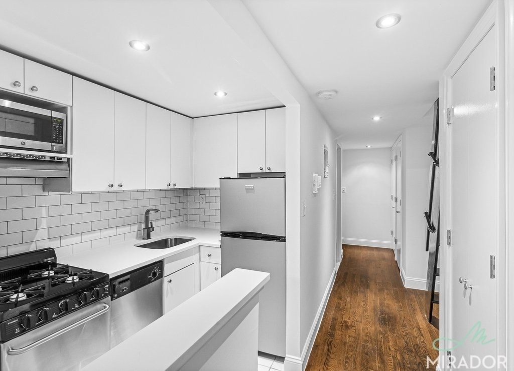 27 W 16th Street - Photo 9