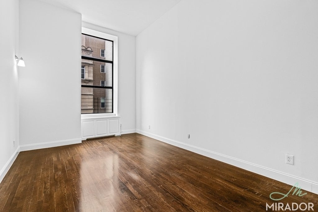 27 W 16th Street - Photo 1