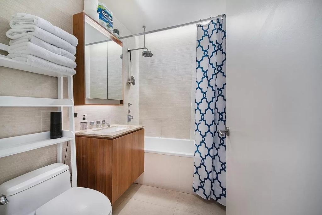555 W 59th Street - Photo 5