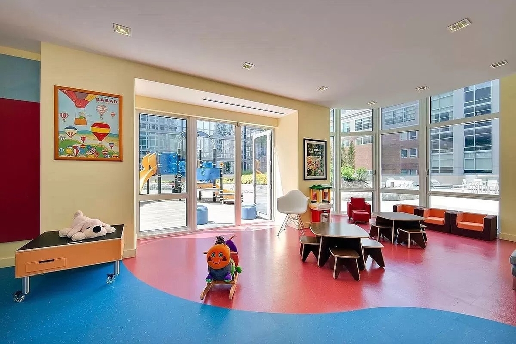 555 W 59th Street - Photo 12