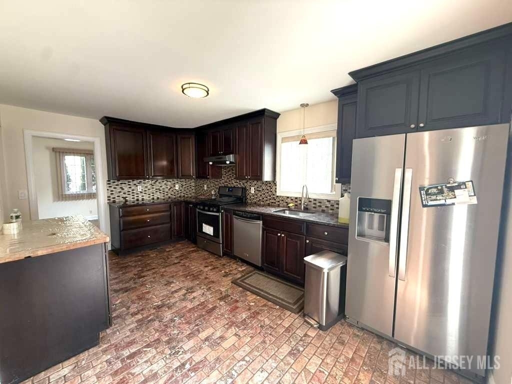131 Amherst Avenue - Photo 4