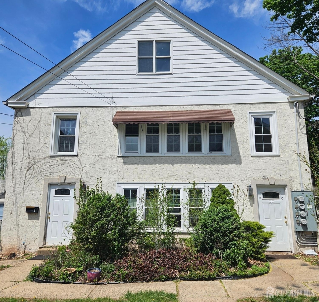 427 Magnolia Street - Photo 0
