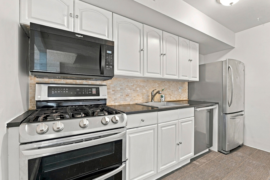 170 John Street - Photo 2