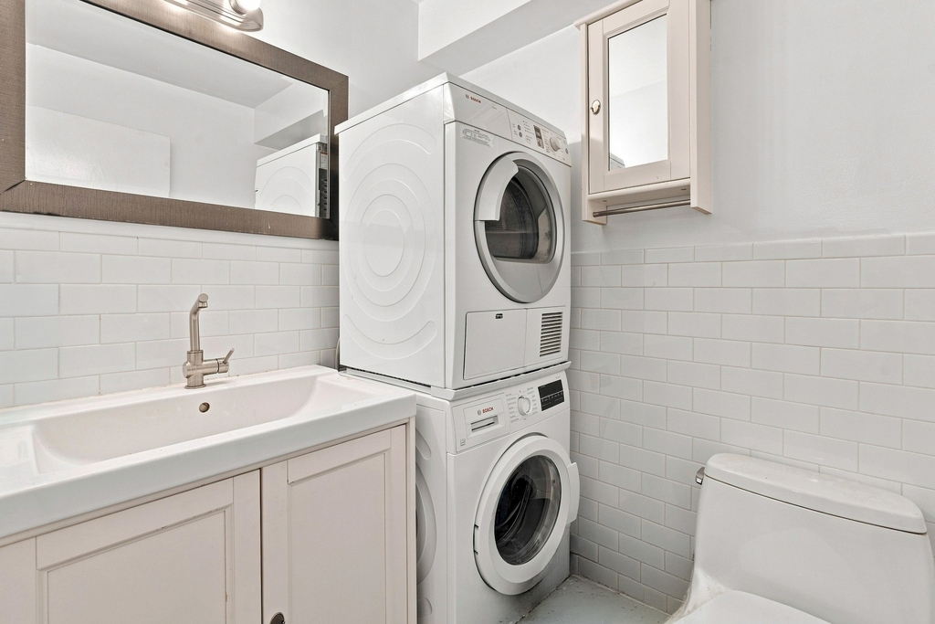 170 John Street - Photo 3