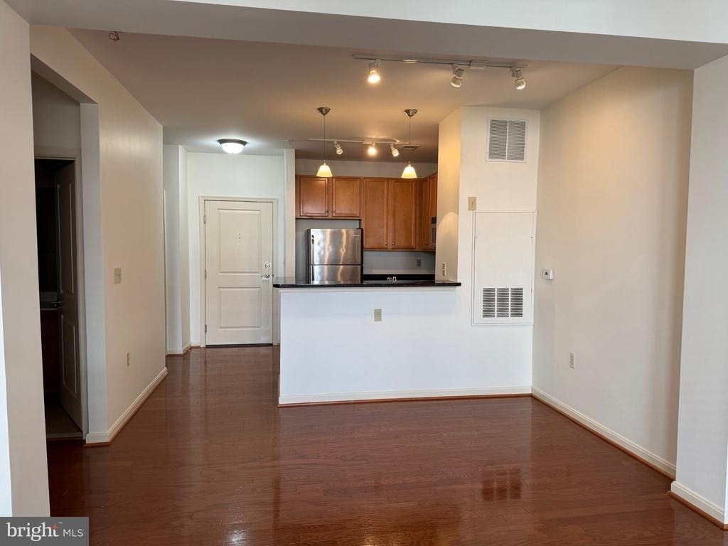 2655 Prosperity Avenue - Photo 5