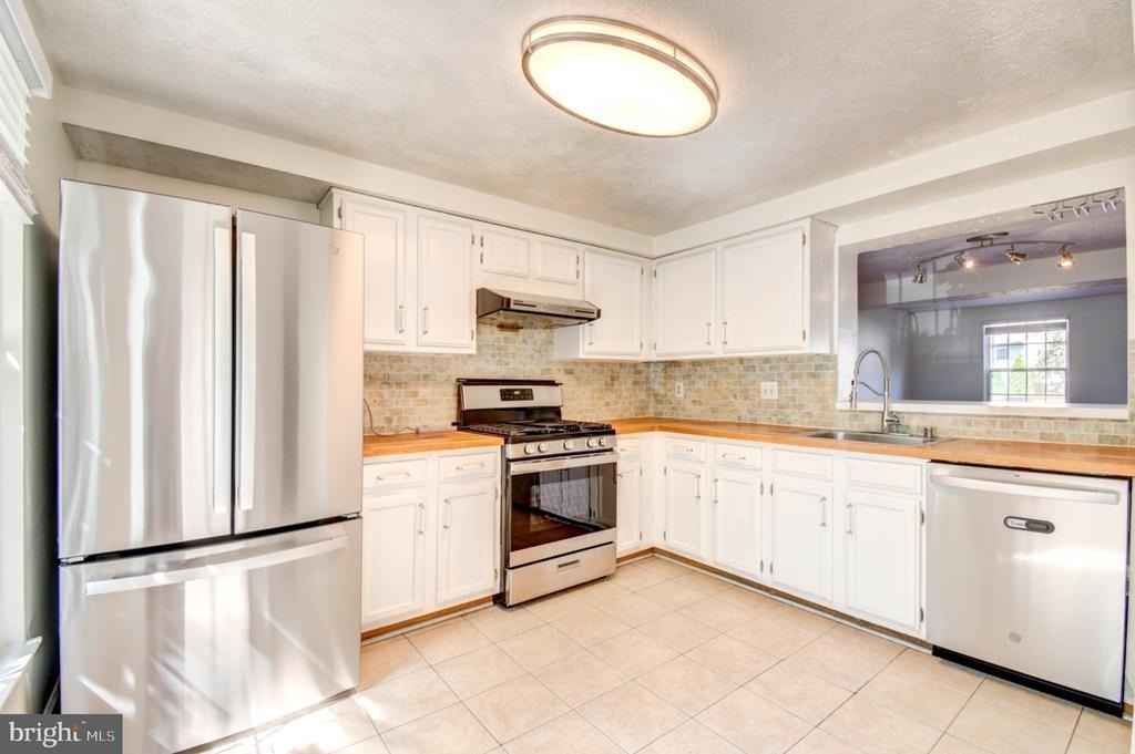 6022 Phlox Court - Photo 2