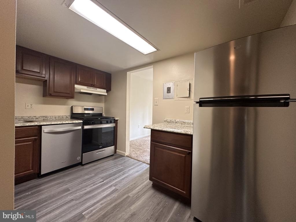 1550 Northgate Square - Photo 1