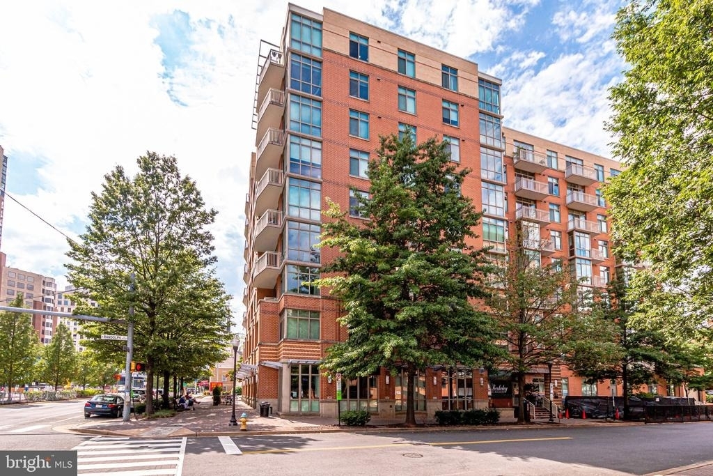 1000 N Randolph Street - Photo 1