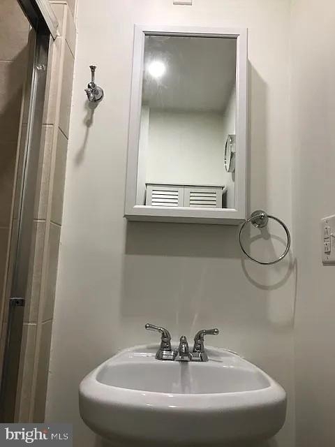 121 21 Street N - Photo 6
