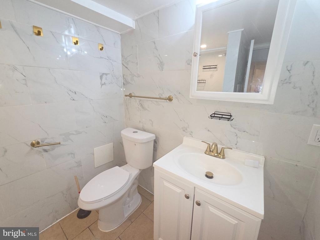 5857 Warrington Avenue - Photo 9