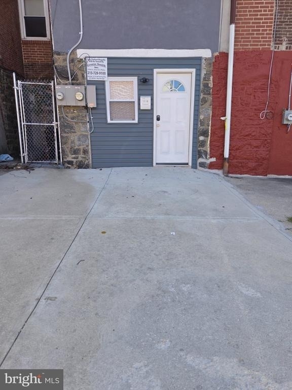 5857 Warrington Avenue - Photo 0
