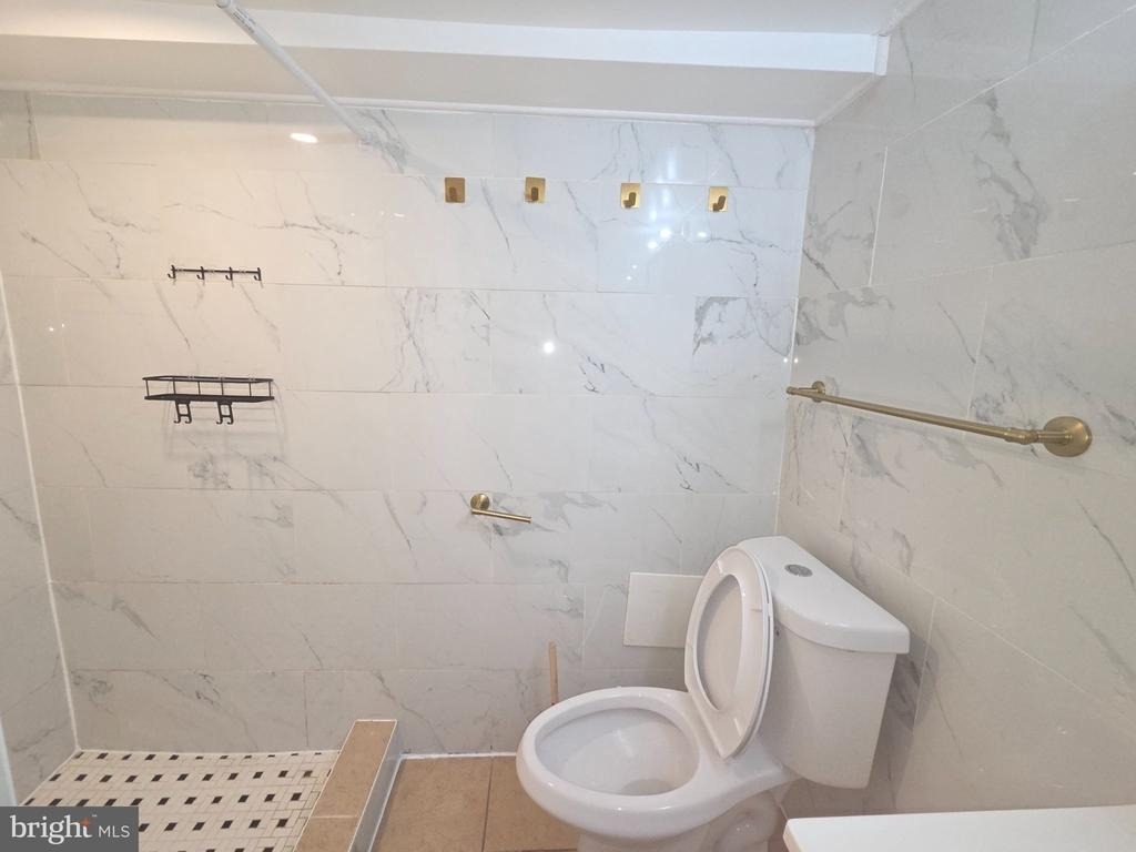 5857 Warrington Avenue - Photo 8