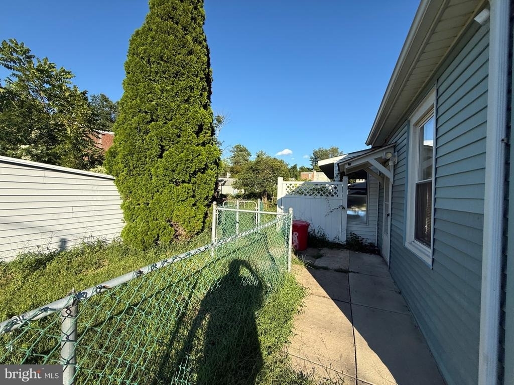 220 10th Street - Photo 5
