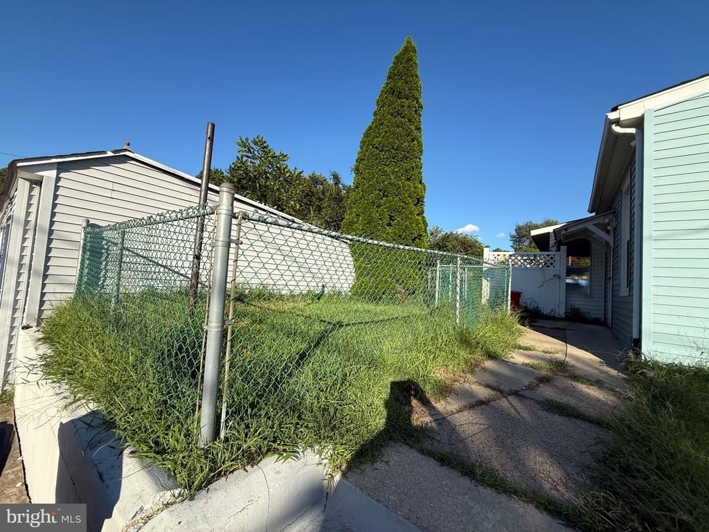 220 10th Street - Photo 11