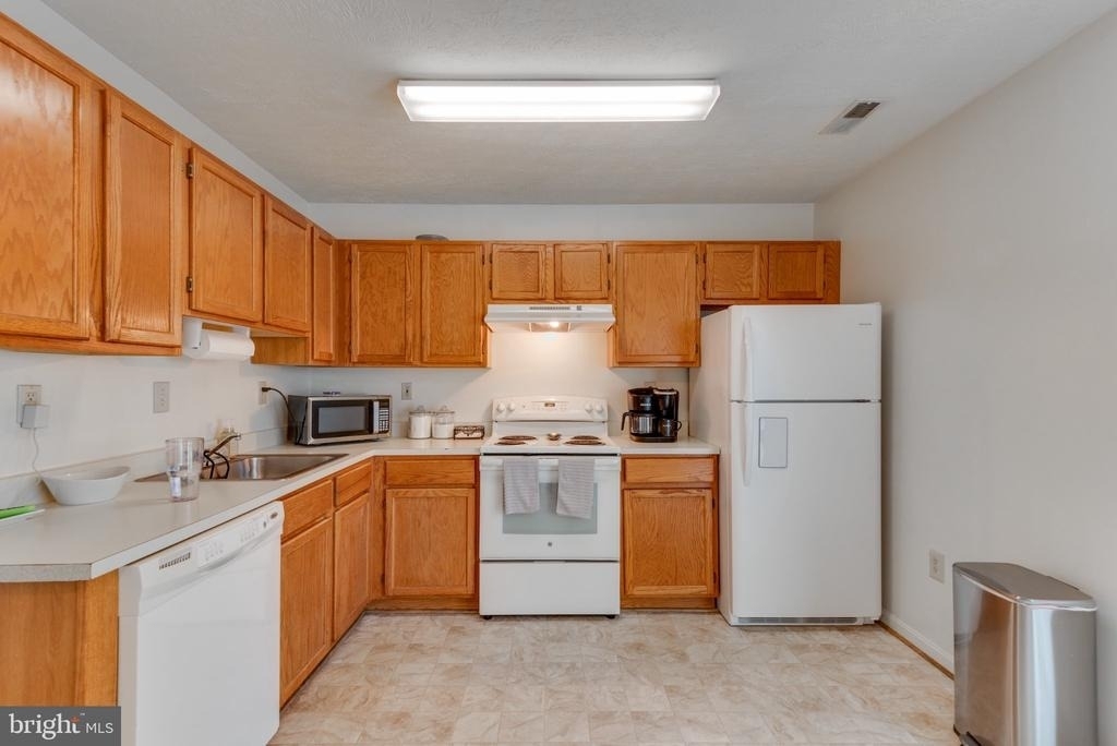 22082 Saint Clements Circle - Photo 8