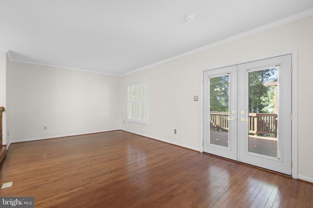 8710 Birkenhead Court - Photo 2