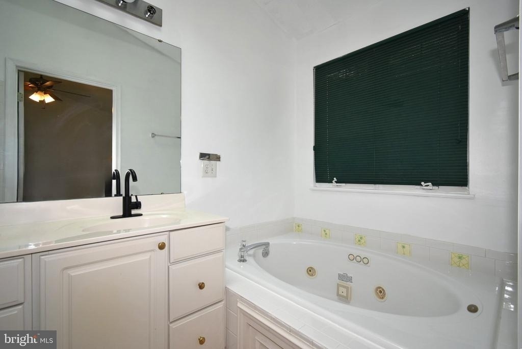6617 Cambria Terrace - Photo 10