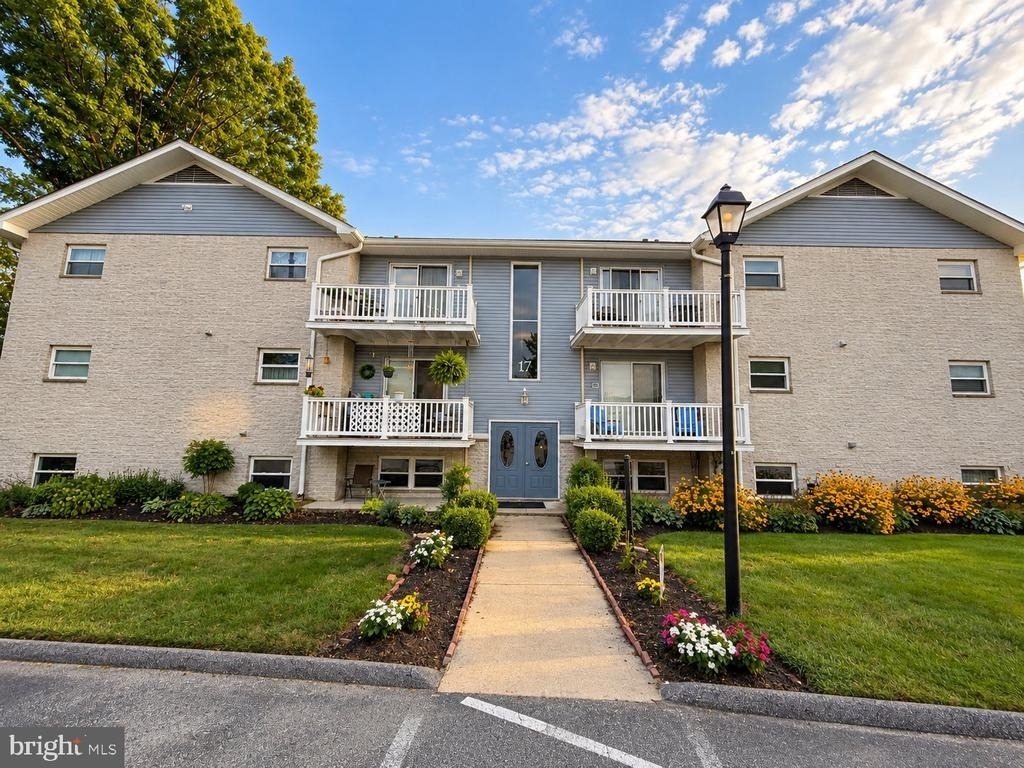 17 Warren Lodge Court - Photo 1