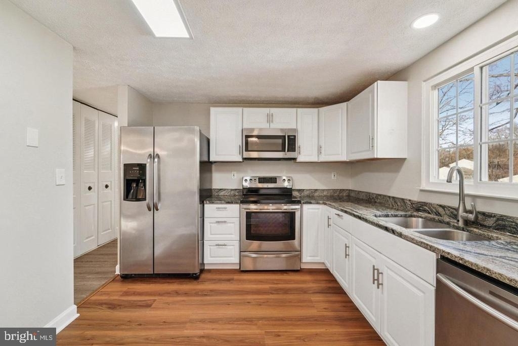 308 Raussell Place - Photo 2