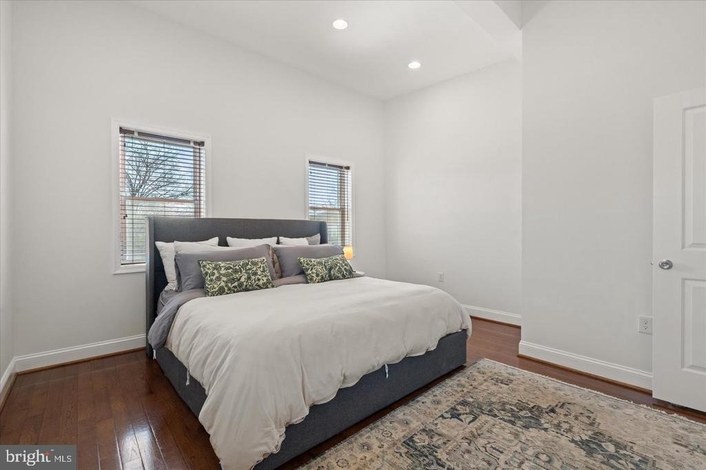 5342 Ames Street Ne - Photo 5