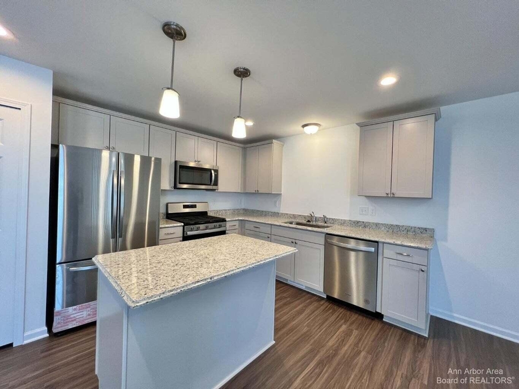 10284 Swan Lake Circle - Photo 7