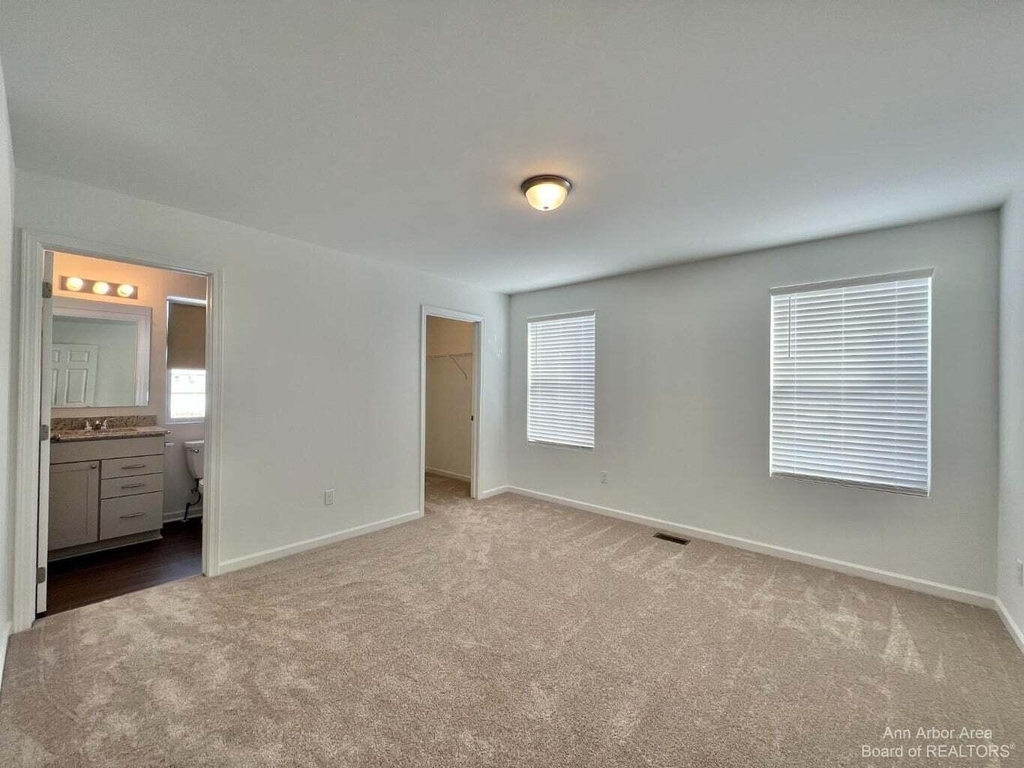 10284 Swan Lake Circle - Photo 20