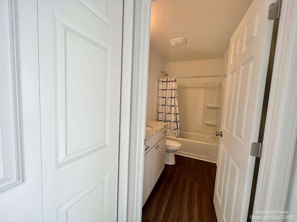 10284 Swan Lake Circle - Photo 22