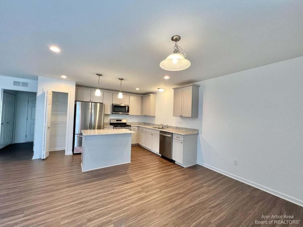 10284 Swan Lake Circle - Photo 5
